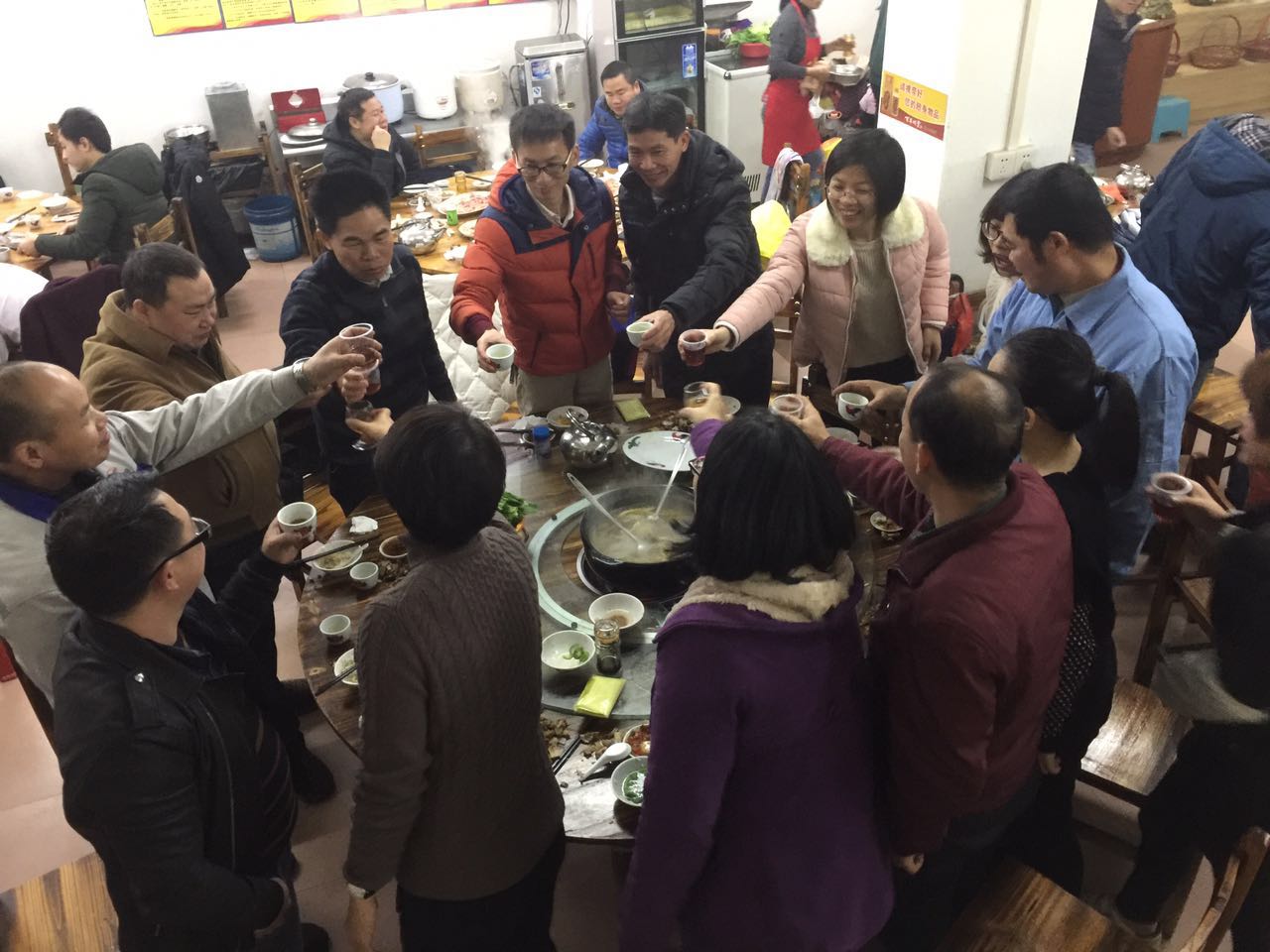 精英齐聚，飞凌万里——南方铝业年终聚餐活动圆满结束